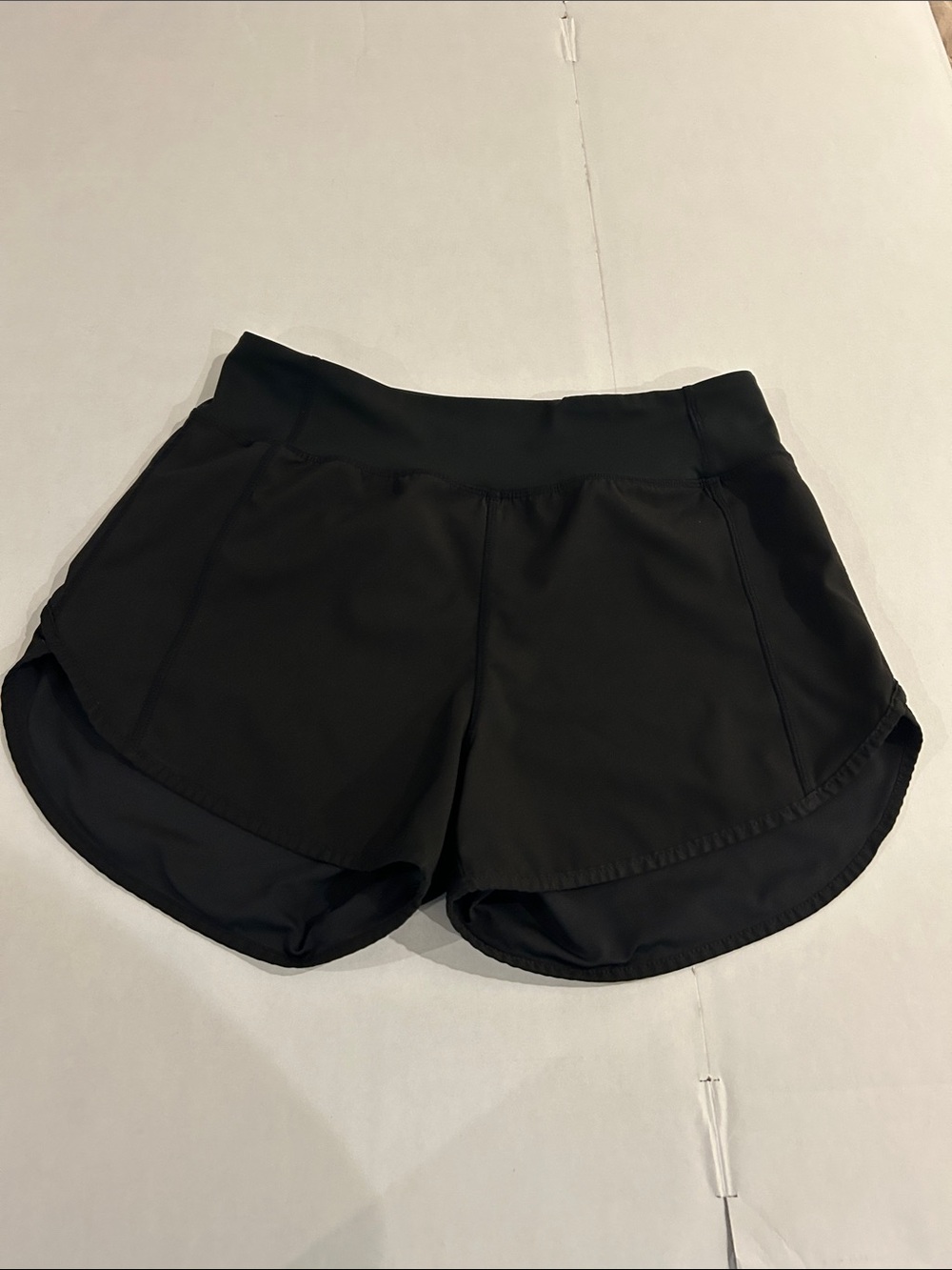 Black athletic shorts size M